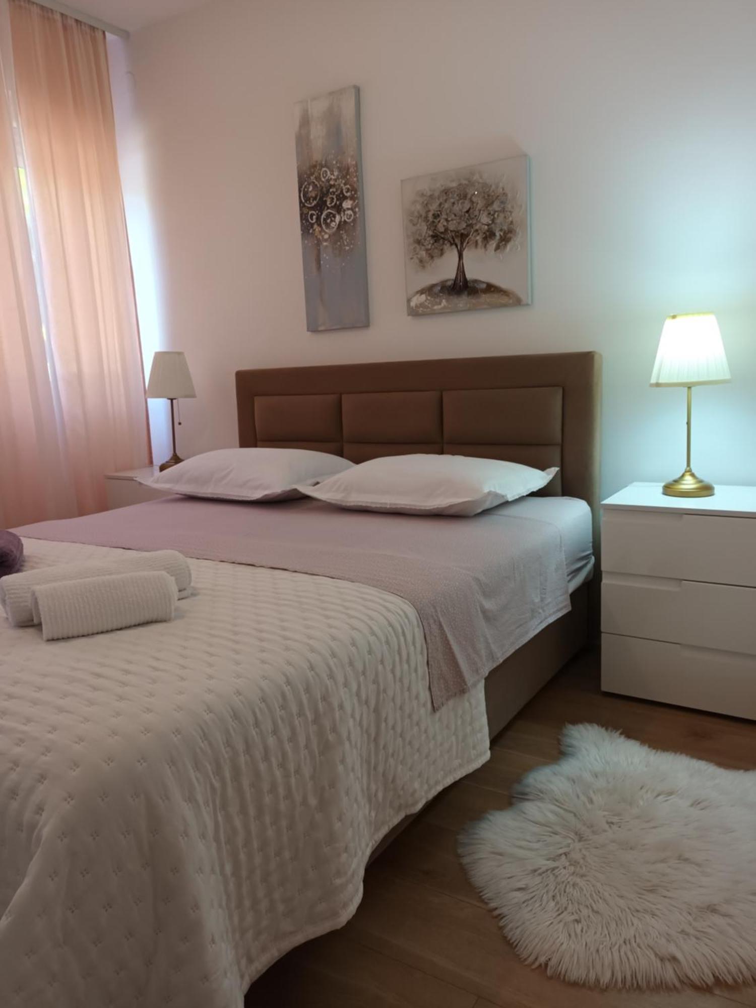 Leona Apartment-Perfect For Four Spalato Esterno foto